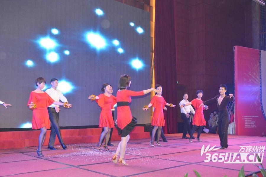 桑巴舞表演——合肥房产网